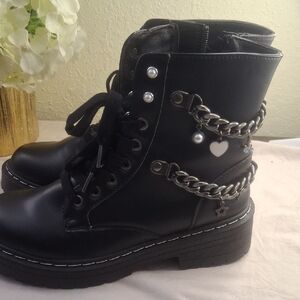 Sugar Black Women's Boots with Chain and Heart Charm
